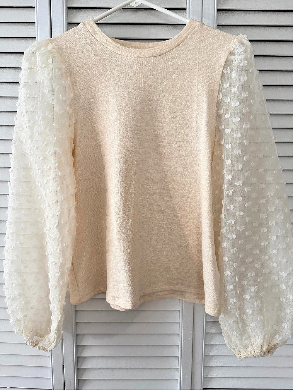 Like New Maeve by Anthropologie  Sheer Dotted Sleeve blouse shirt in XS